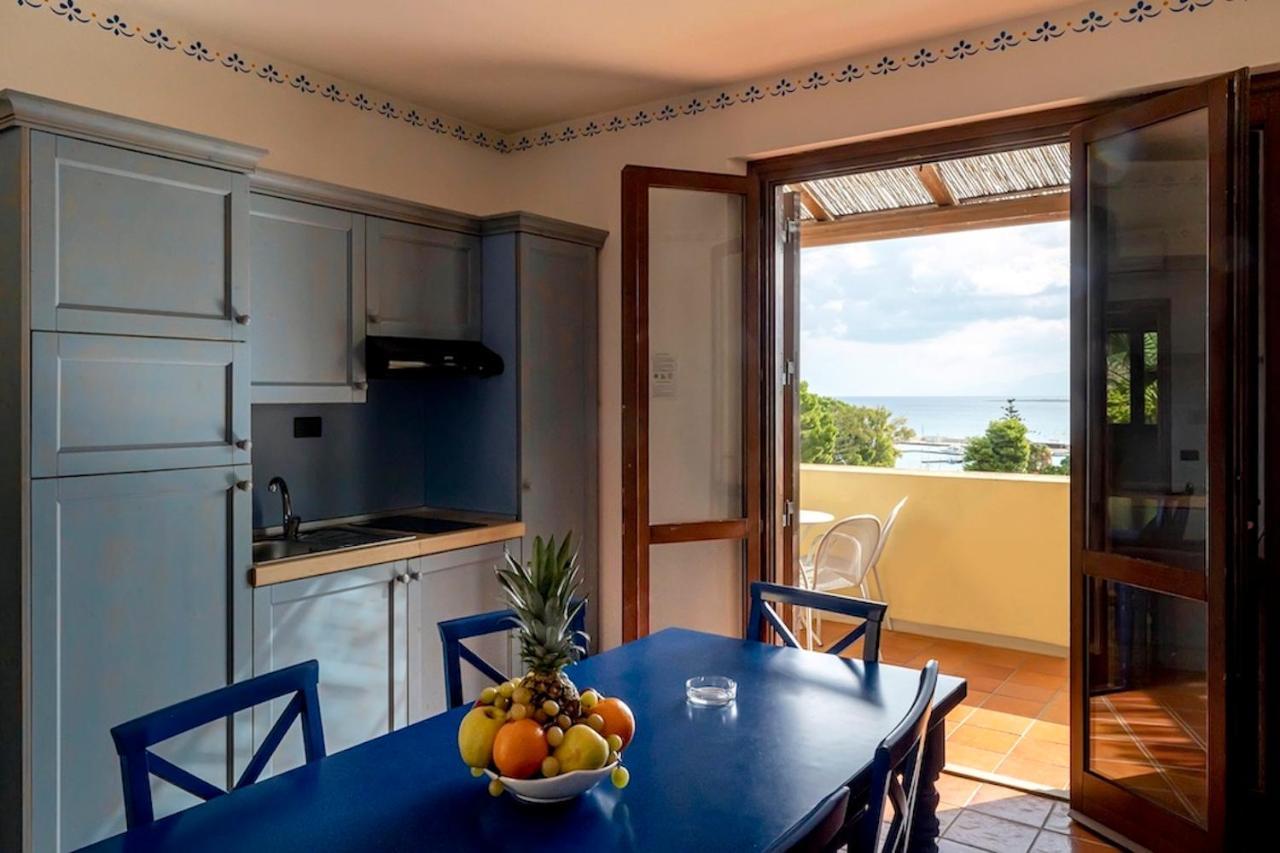 One-Bedroom Apartment Sea View